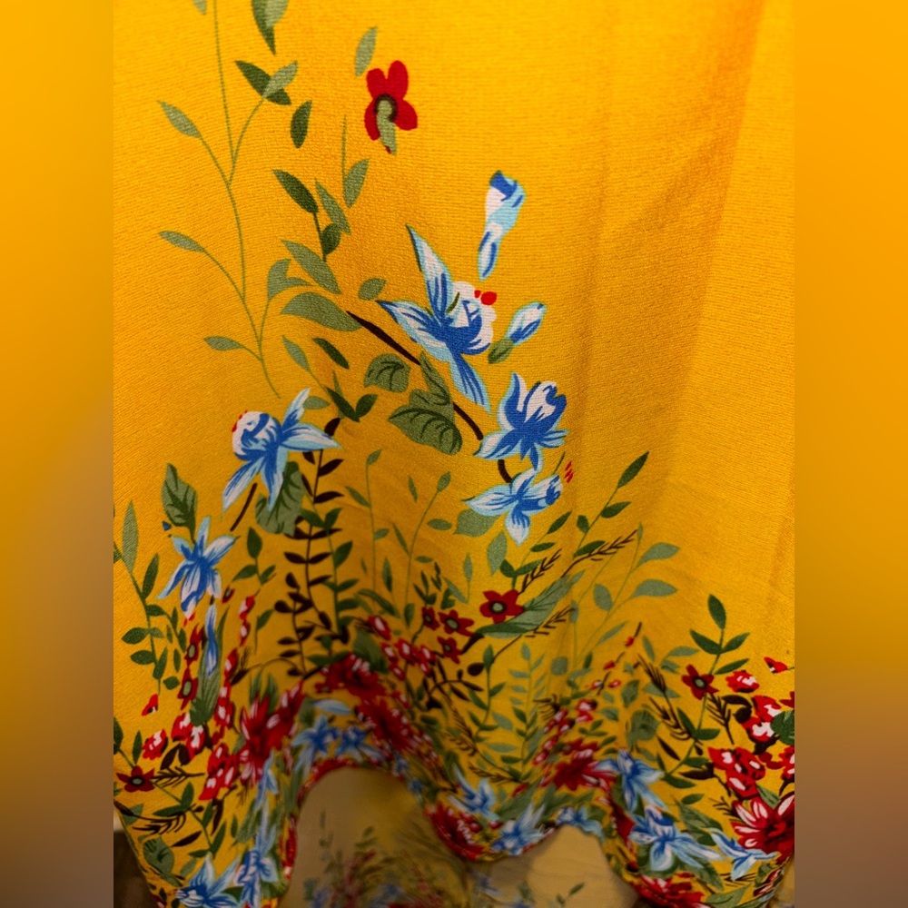 Yellow flower print hi-low blouse SHEIN curve plus size 3XL(NWT) - Picture 4 of 6